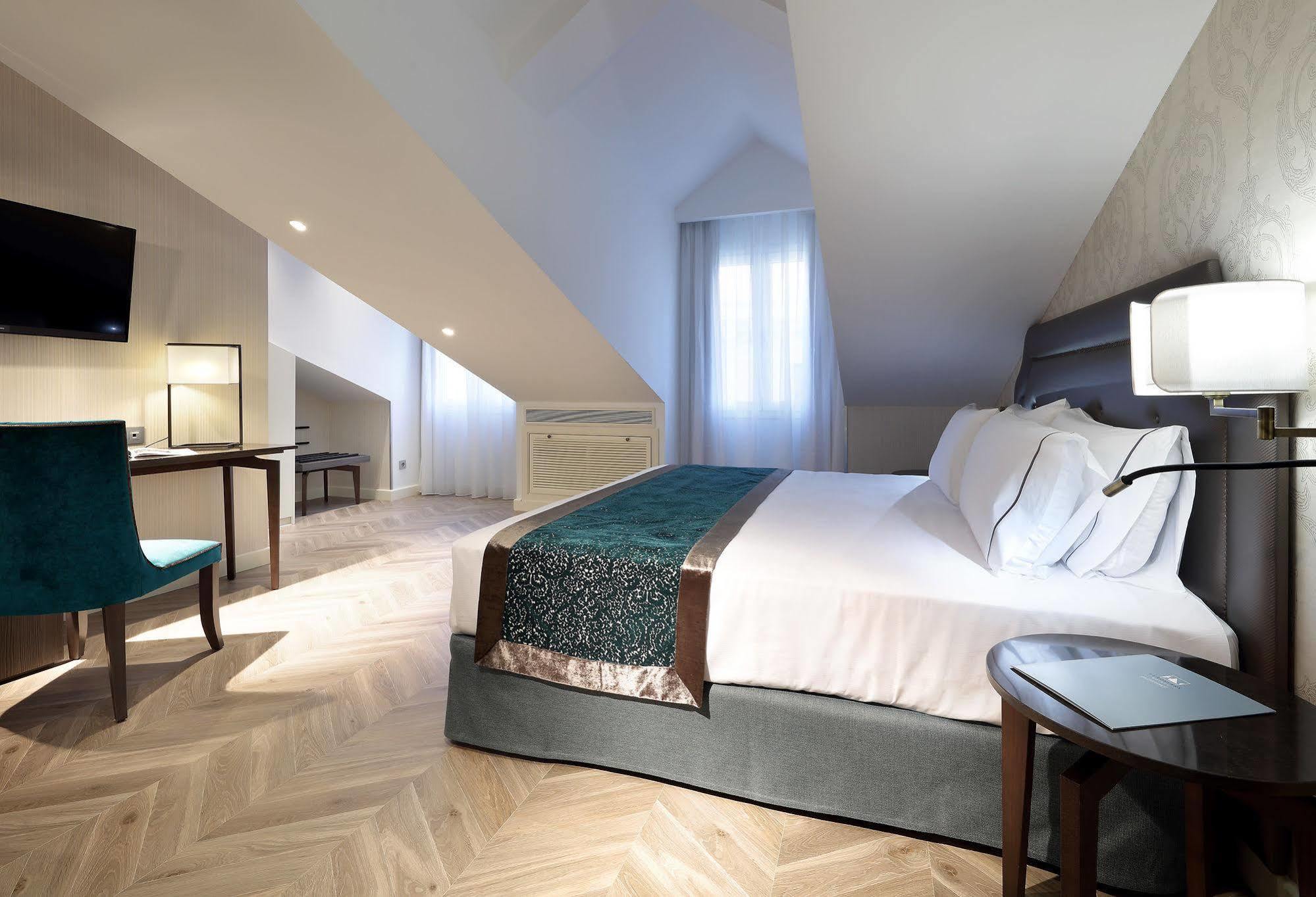 Hotel Eurostars Casa De La Lirica Madrid Esterno foto